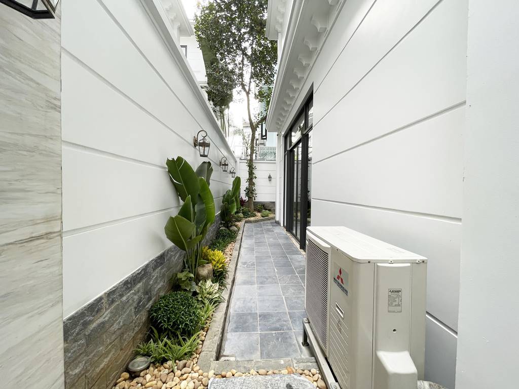 A beautiful & newly - renovated house for rent in Ciputra Hanoi 4
