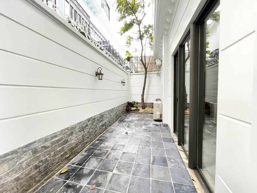 A beautiful & newly - renovated house for rent in Ciputra Hanoi 6