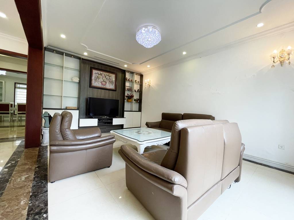 Big house for rent in T Ciputra with an awesome playground view 10
