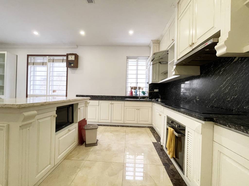 Big house for rent in T Ciputra with an awesome playground view 17