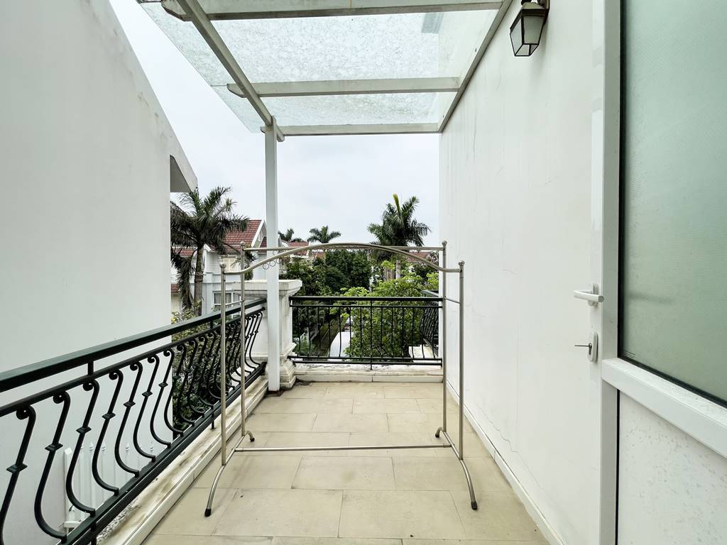 Big house for rent in T Ciputra with an awesome playground view 12