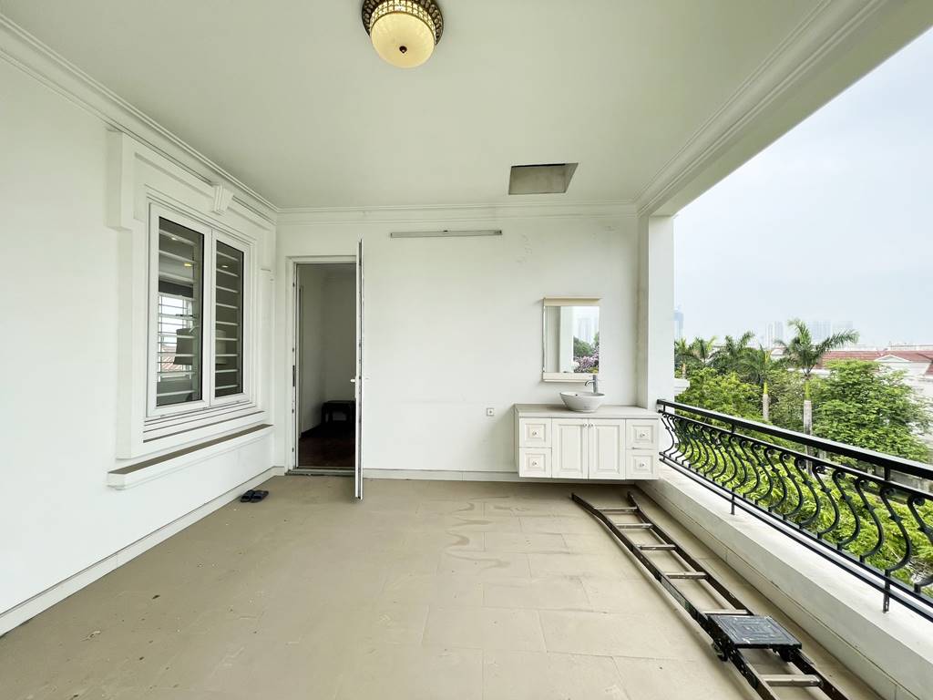 Big house for rent in T Ciputra with an awesome playground view 25