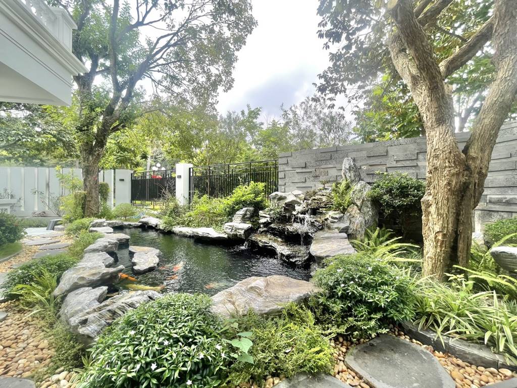 Exclusive garden villa with an elevator for rent in Ciputra Hanoi 3