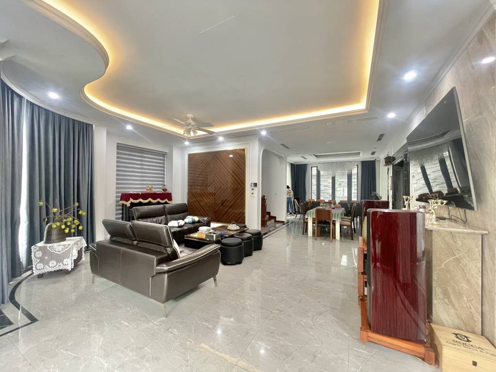 Exclusive garden villa with an elevator for rent in Ciputra Hanoi 8