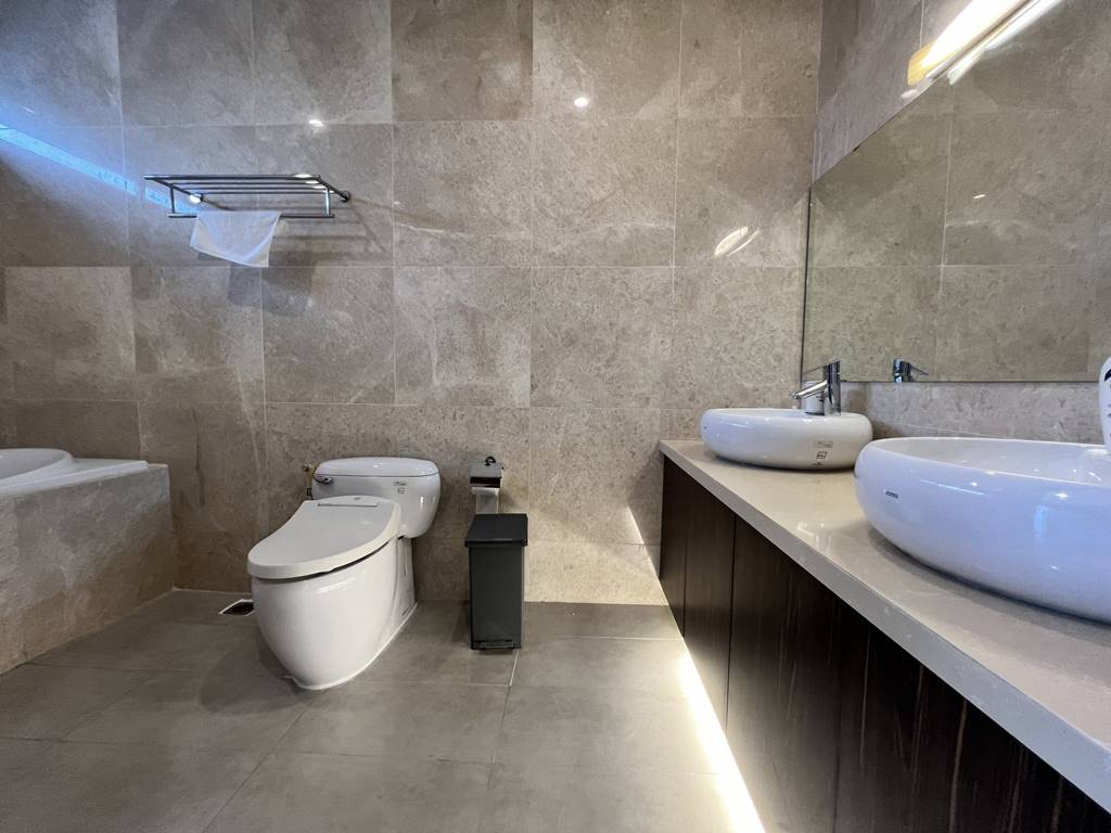 Extremely excellent 400SQM villa in Q Ciputra to rent 14
