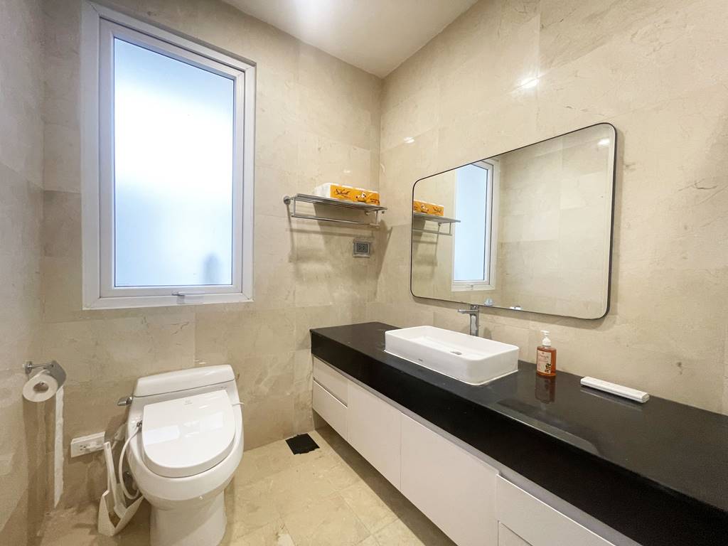 Fantastic 4-bedroom villa for rent in K2 Ciputra 36