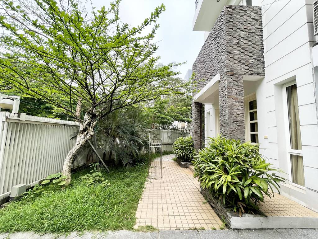 Glamorous corner villa for rent in T5 Ciputra 2