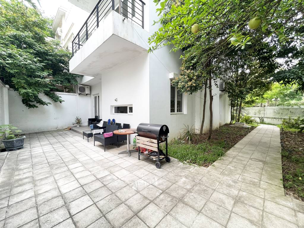 Glamorous corner villa for rent in T5 Ciputra 6