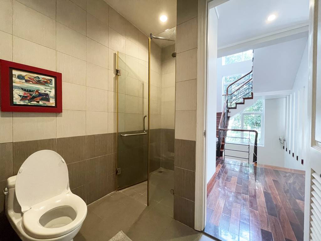 Glamorous corner villa for rent in T5 Ciputra 15