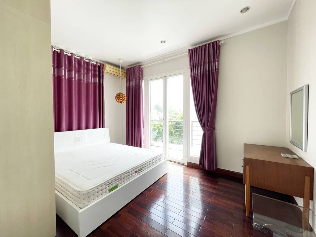 Glamorous corner villa for rent in T5 Ciputra 17