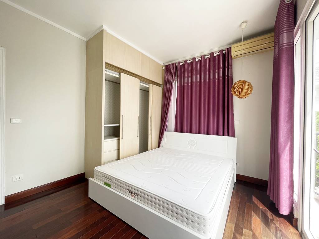 Glamorous corner villa for rent in T5 Ciputra 18