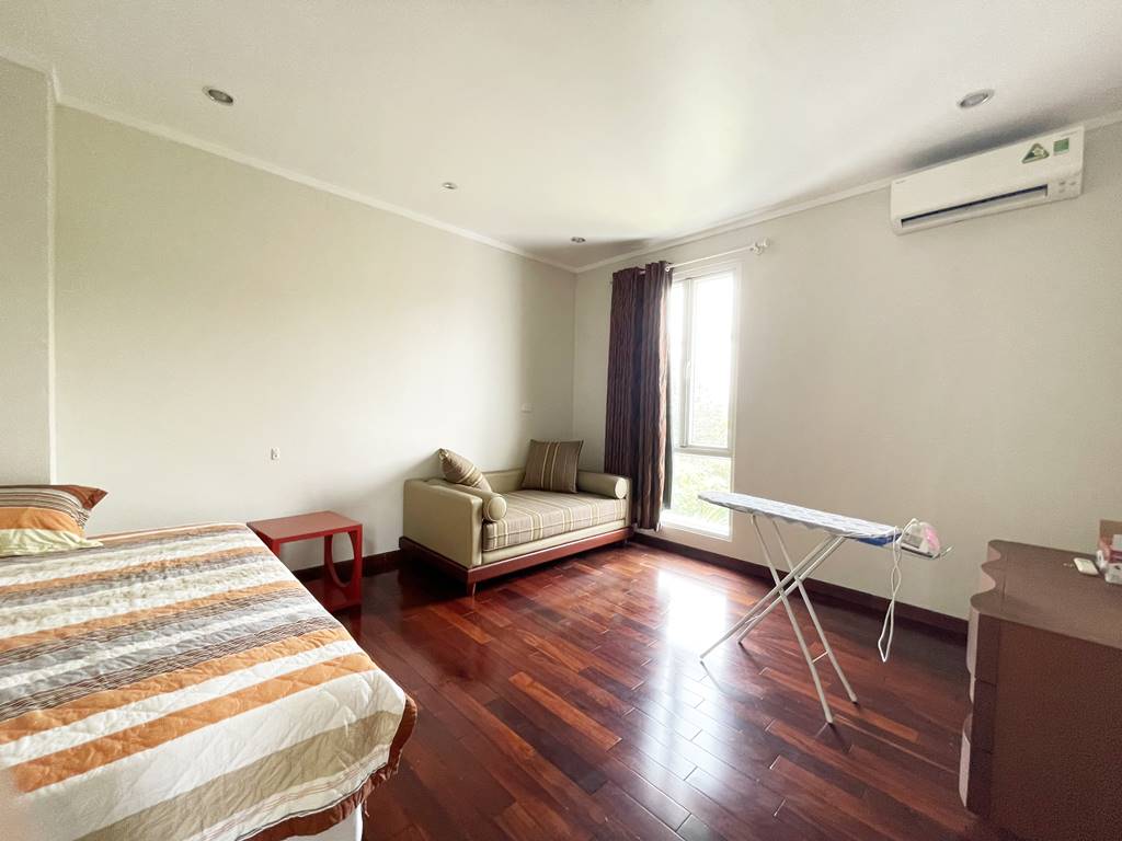 Glamorous corner villa for rent in T5 Ciputra 19