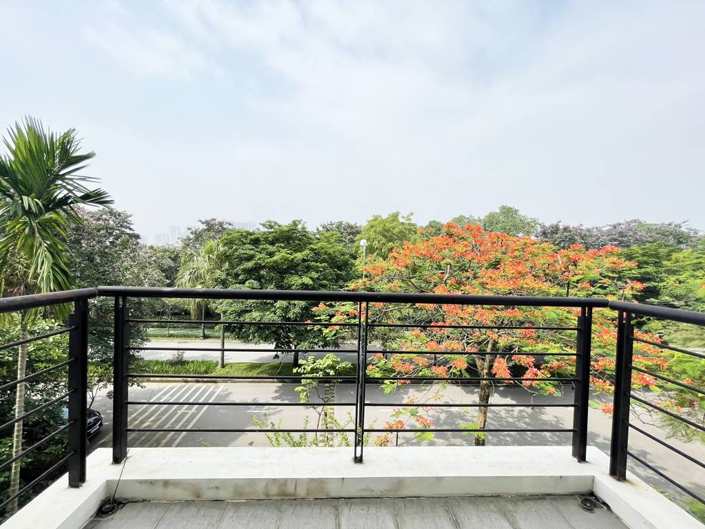 Glamorous corner villa for rent in T5 Ciputra 27