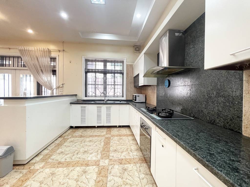 House closed to UNIS - Cheap villa for rent in D2 Ciputra 11