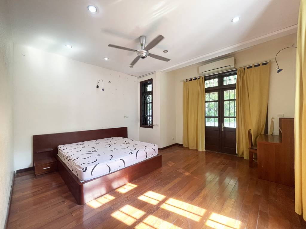 House closed to UNIS - Cheap villa for rent in D2 Ciputra 14