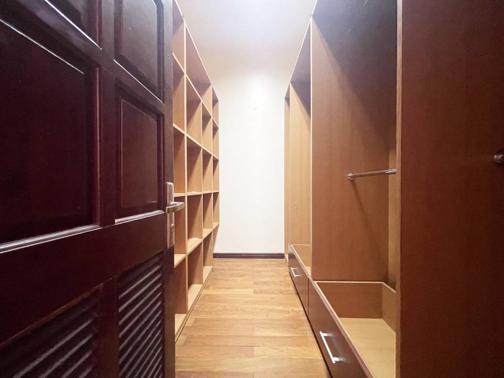 House closed to UNIS - Cheap villa for rent in D2 Ciputra 16