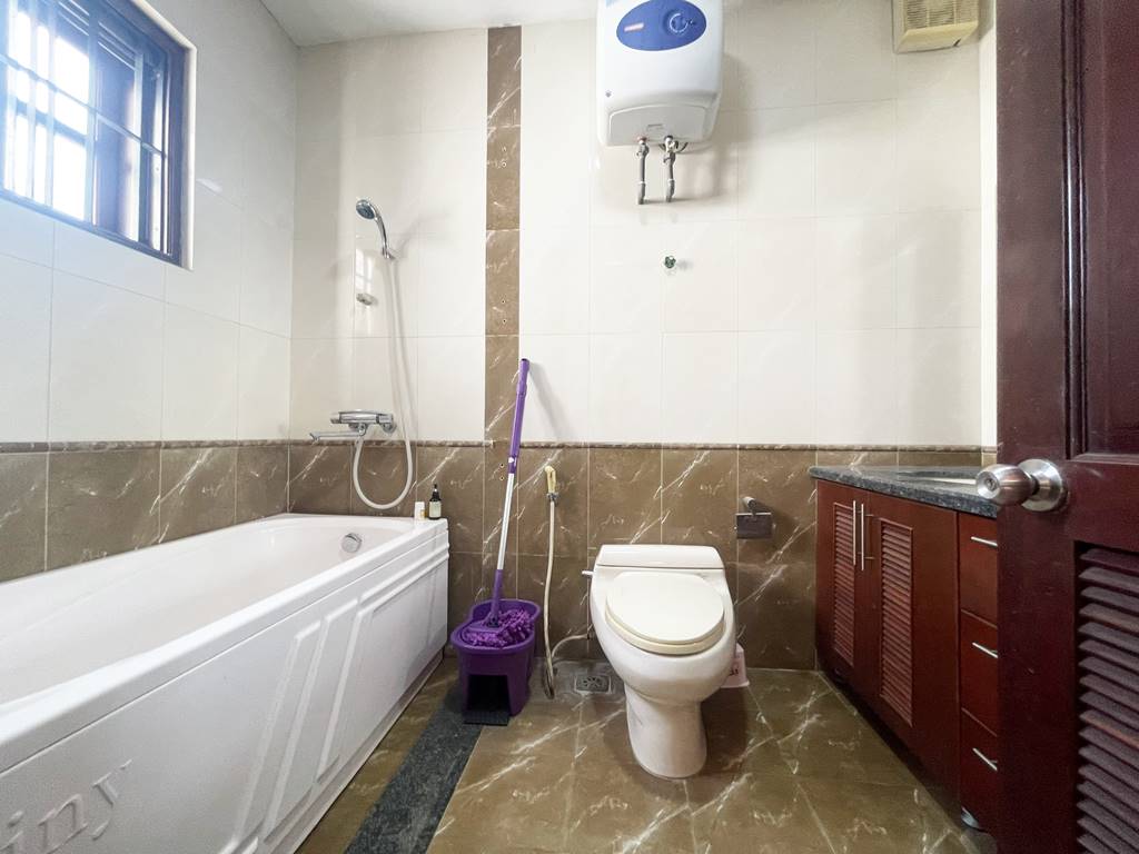 House closed to UNIS - Cheap villa for rent in D2 Ciputra 17