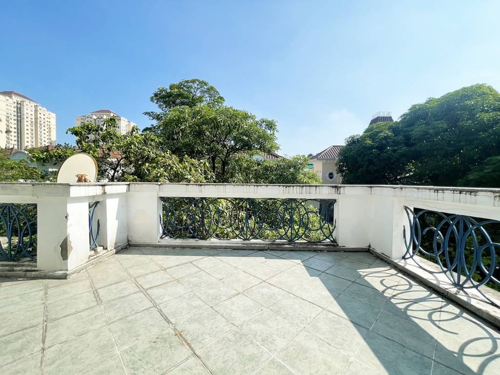 House closed to UNIS - Cheap villa for rent in D2 Ciputra 28