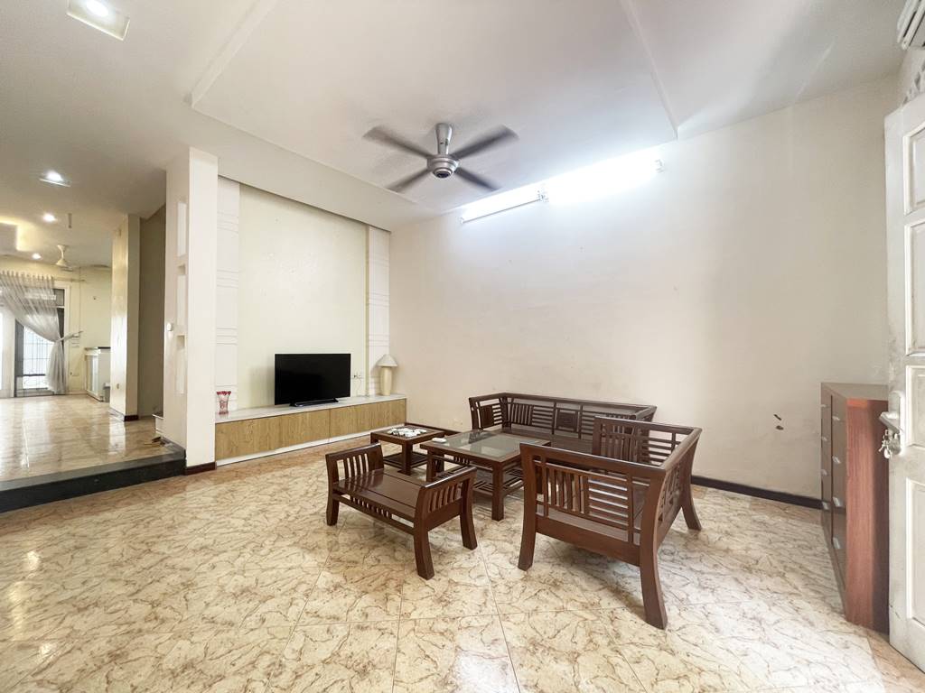 House closed to UNIS - Cheap villa for rent in D2 Ciputra 3