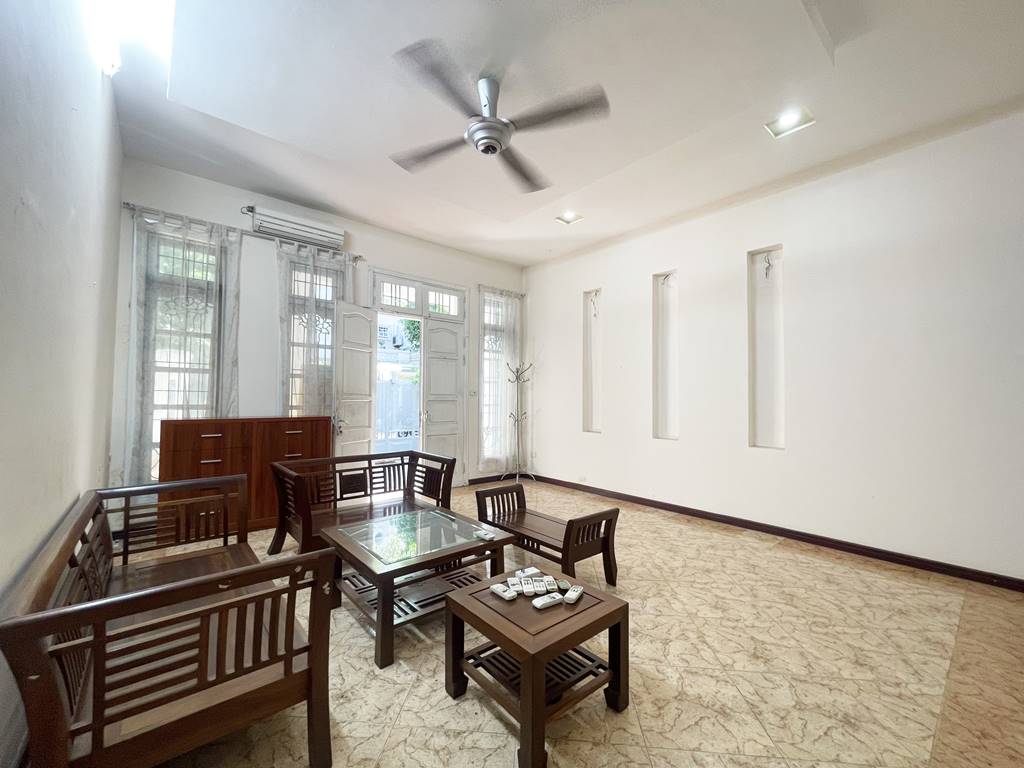House closed to UNIS - Cheap villa for rent in D2 Ciputra 5