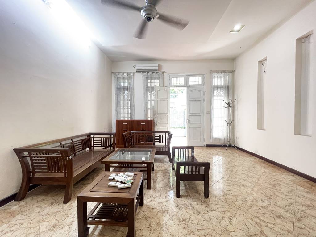 House closed to UNIS - Cheap villa for rent in D2 Ciputra 6