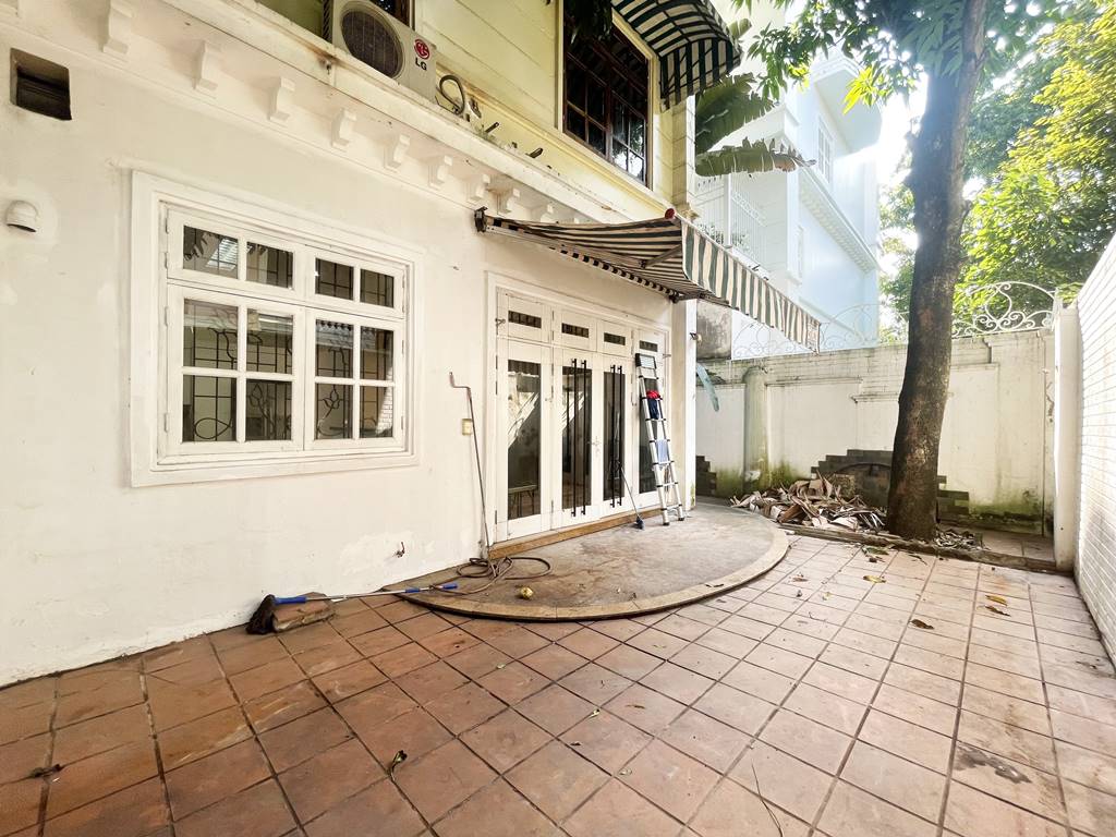 House closed to UNIS - Cheap villa for rent in D2 Ciputra 5