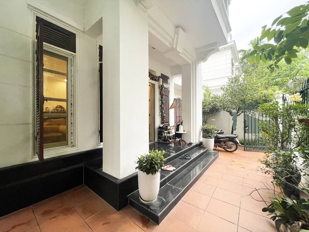 Luxurious corner villa for rent in D4 Ciputra Hanoi 2