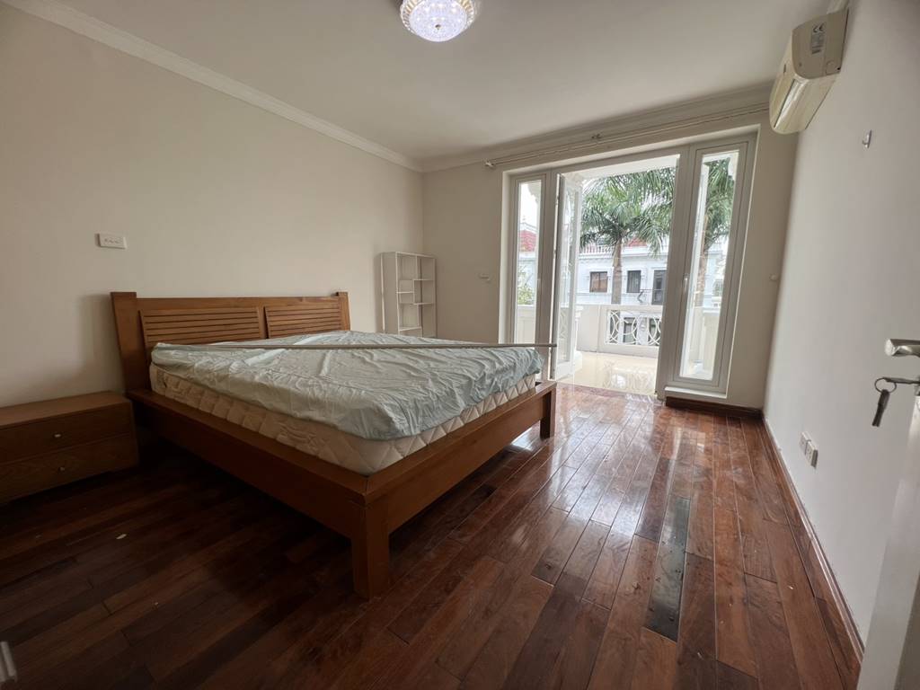 Modern 3-bedroom house for rent in Ciputra Hanoi 16