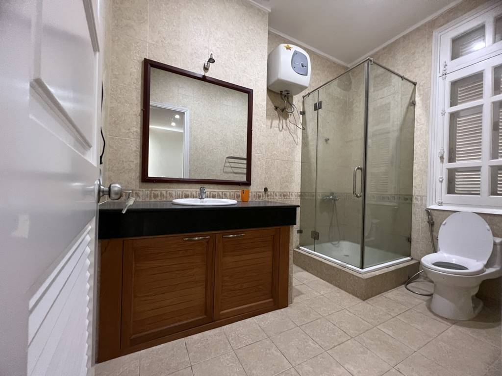 Modern 3-bedroom house for rent in Ciputra Hanoi 19
