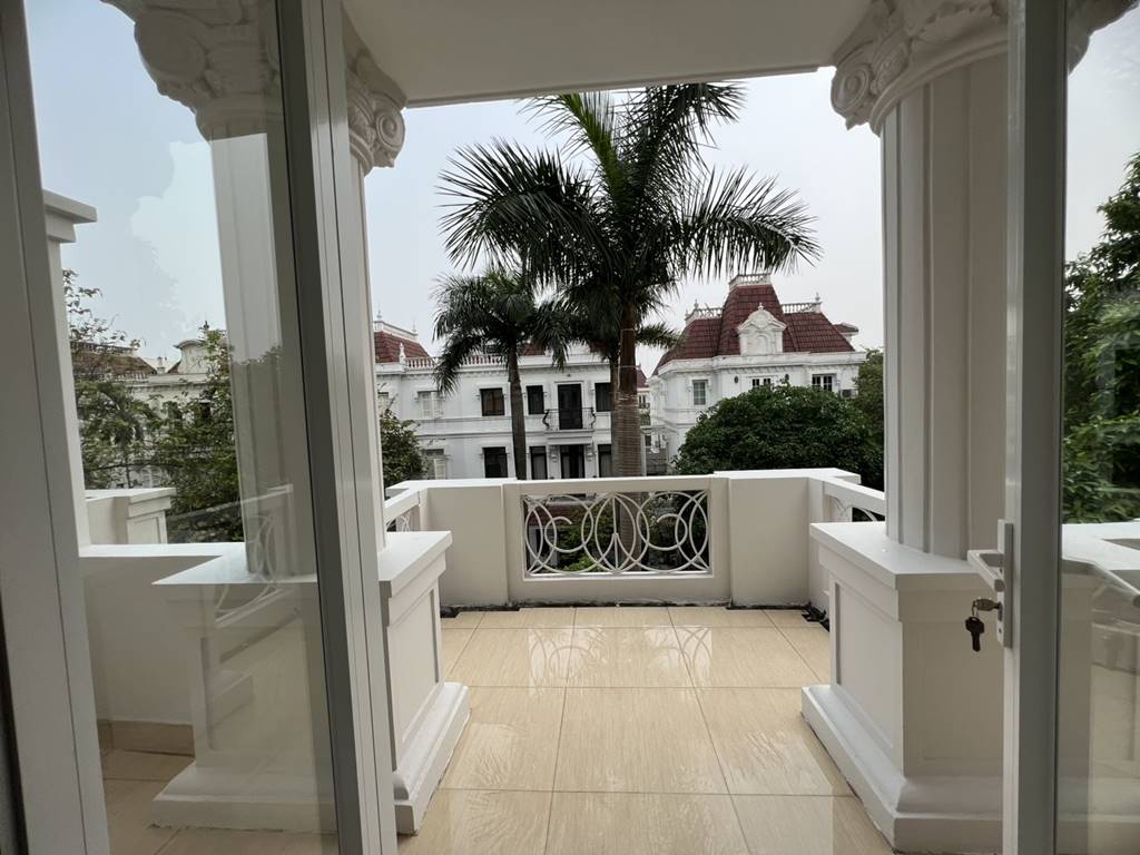 Modern 3-bedroom house for rent in Ciputra Hanoi 22