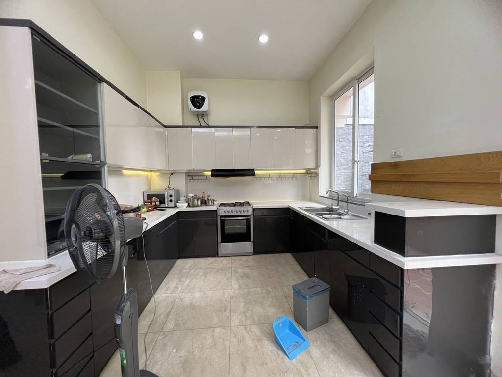 Modern 3-bedroom house for rent in Ciputra Hanoi 6