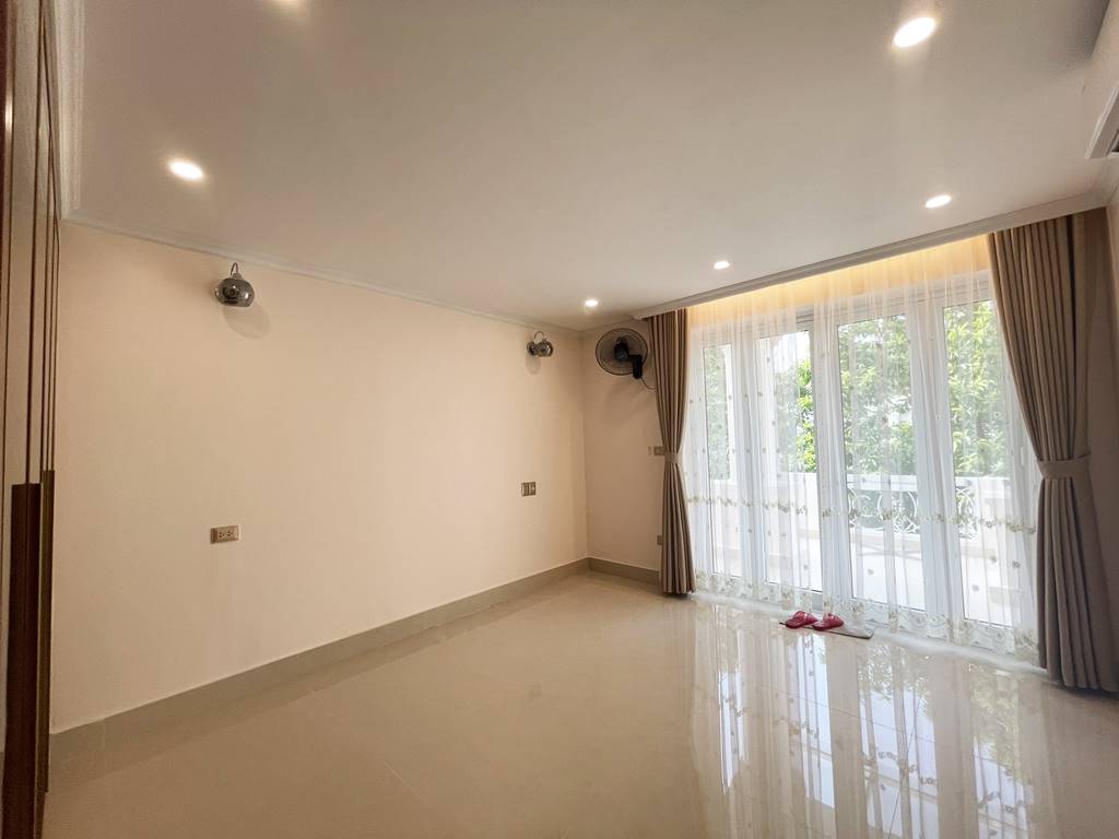 Modern 4BRs villa for rent in T5 Ciputra 12