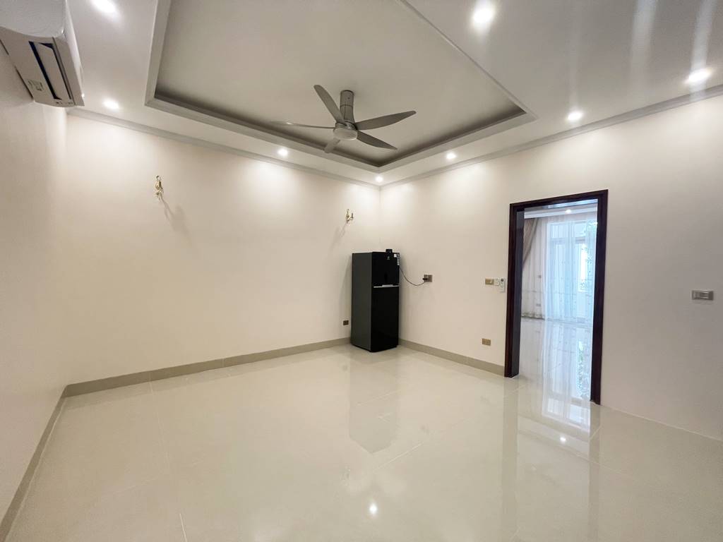 Modern 4BRs villa for rent in T5 Ciputra 15