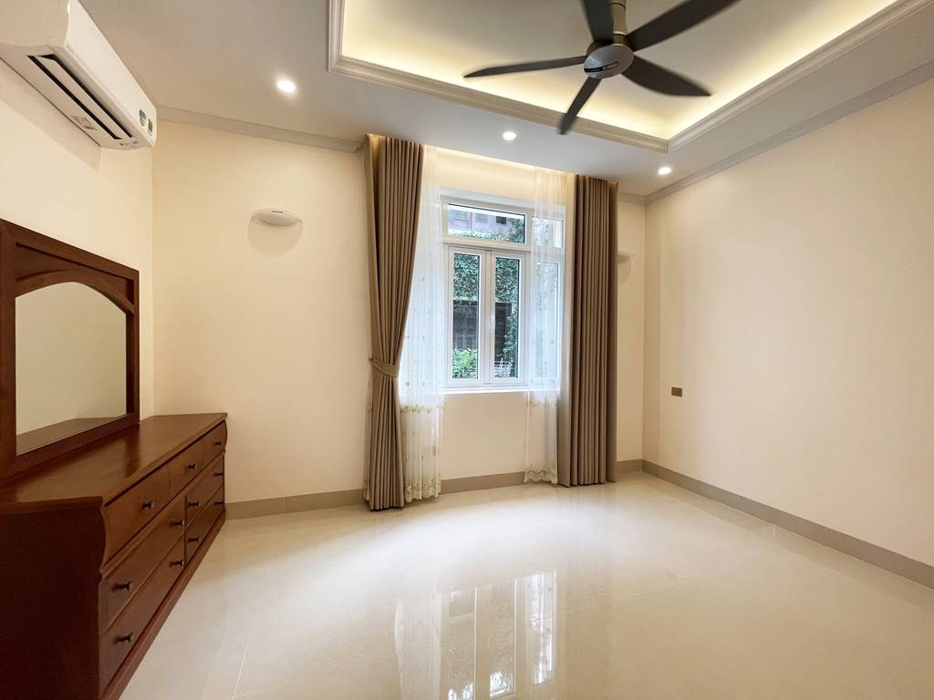 Modern 4BRs villa for rent in T5 Ciputra 18