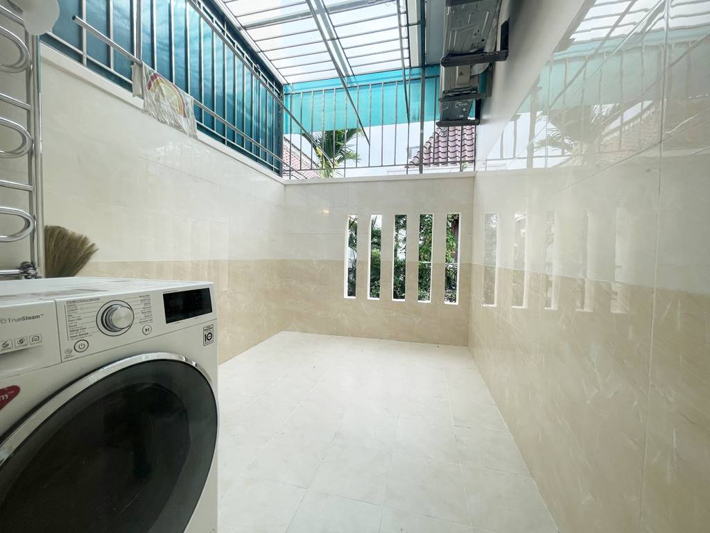 Modern 4BRs villa for rent in T5 Ciputra 23