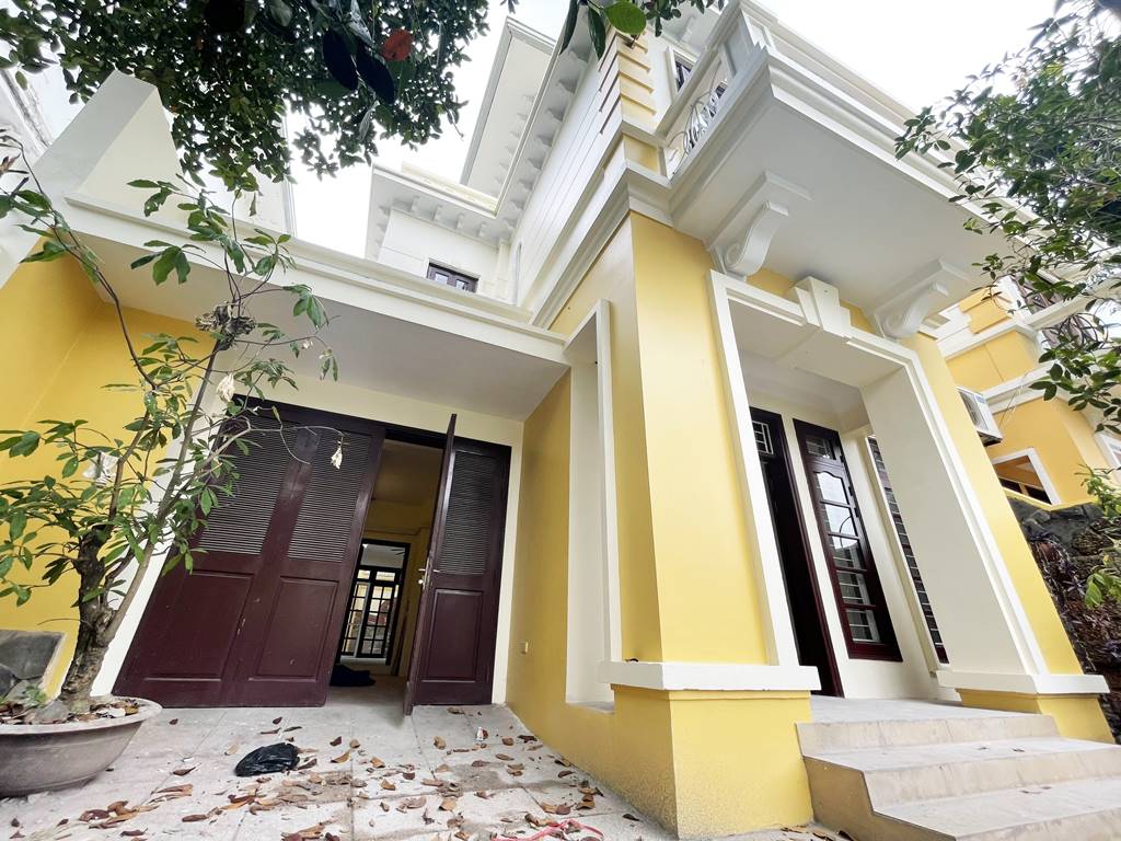 New garden house in D Ciputra for rent 1