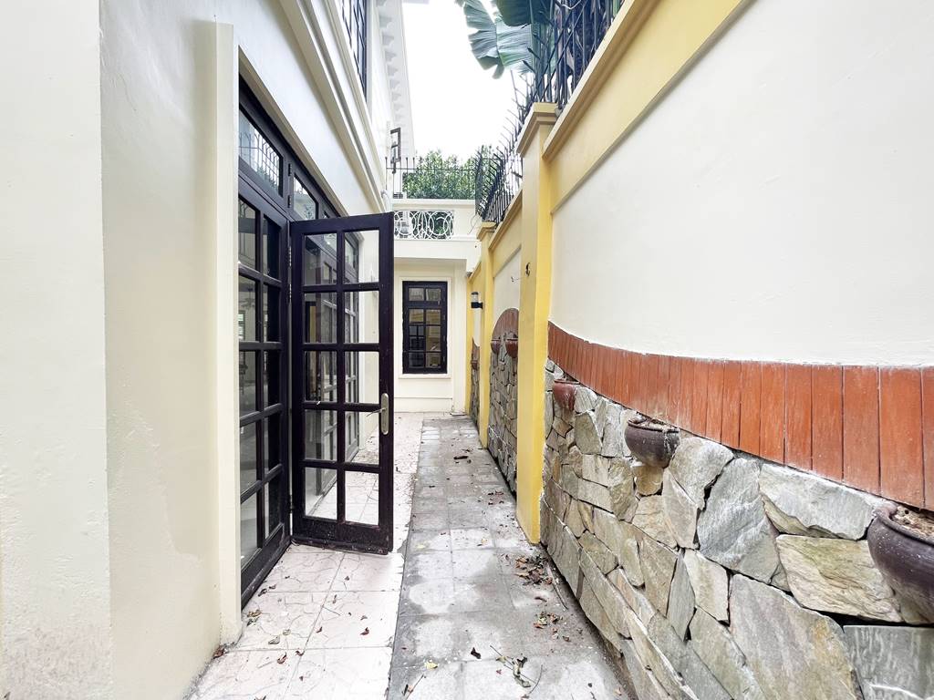 New garden house in D Ciputra for rent 30