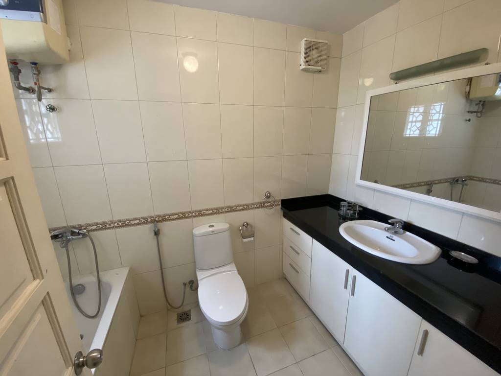 Nice 4 - bedroom house for rent in D3 Ciputra 17