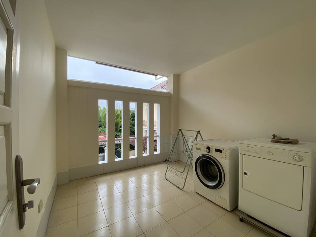 Nice 4 - bedroom house for rent in D3 Ciputra 19