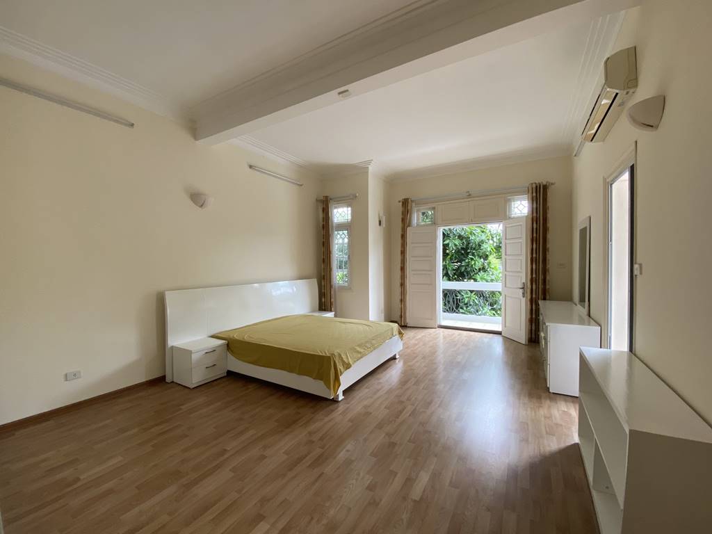 Nice 4 - bedroom house for rent in D3 Ciputra 8