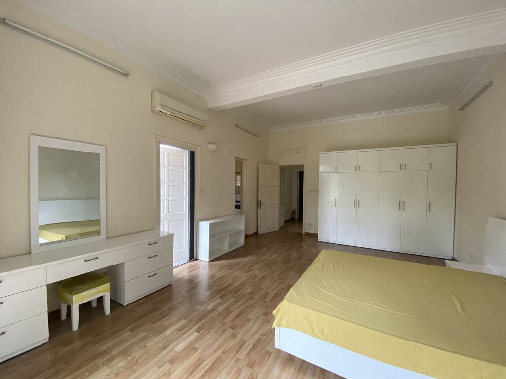 Nice 4 - bedroom house for rent in D3 Ciputra 9