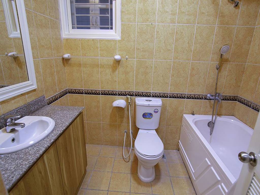 Nice garden villa for rent at D3 Ciputra 17
