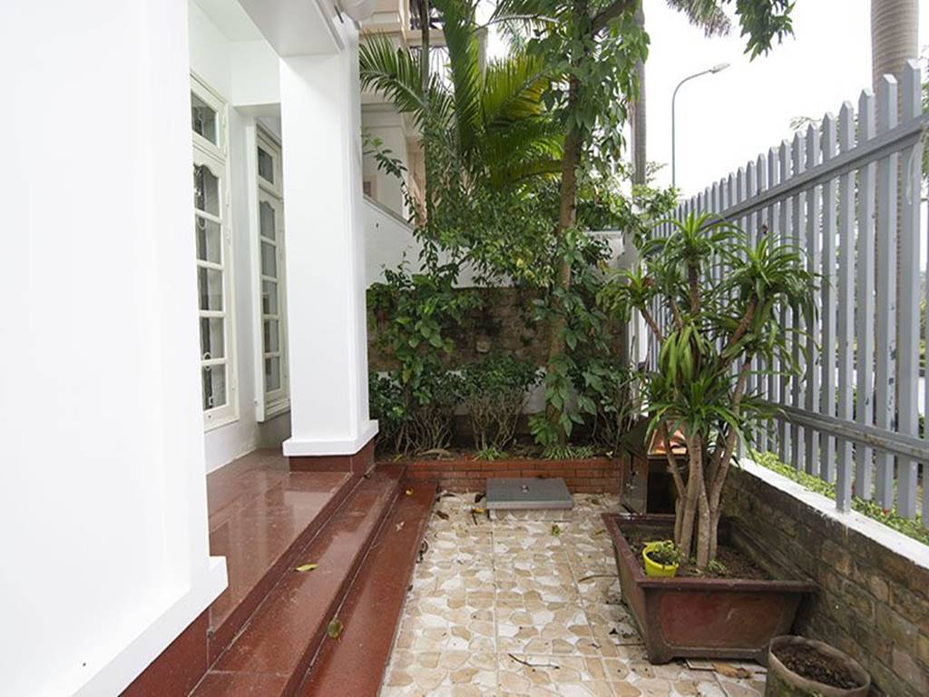 Nice garden villa for rent at D3 Ciputra 2