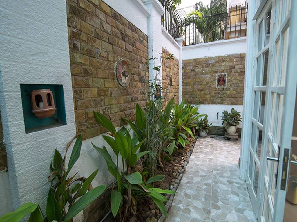 Nice garden villa for rent at D3 Ciputra 23