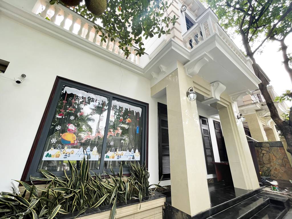Nice renovated villa for rent at C1 Ciputra 1