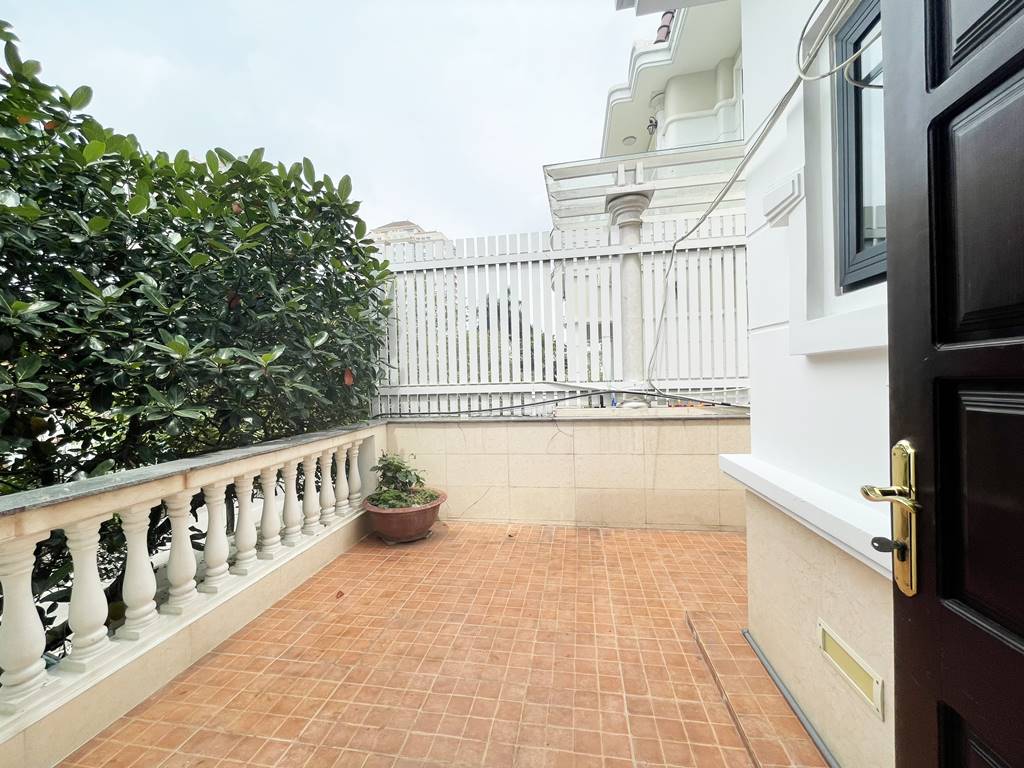 Nice renovated villa for rent at C1 Ciputra 13