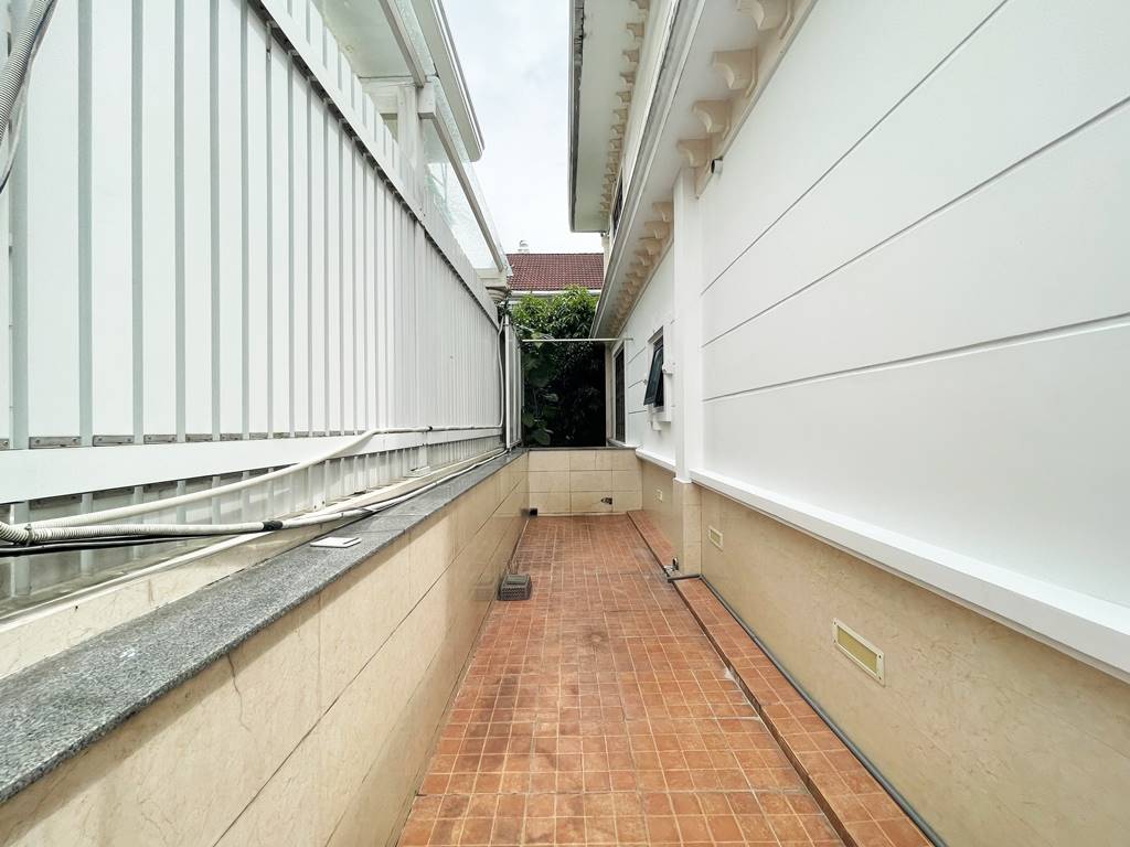 Nice renovated villa for rent at C1 Ciputra 14