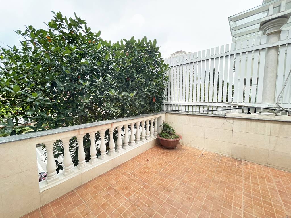 Nice renovated villa for rent at C1 Ciputra 15