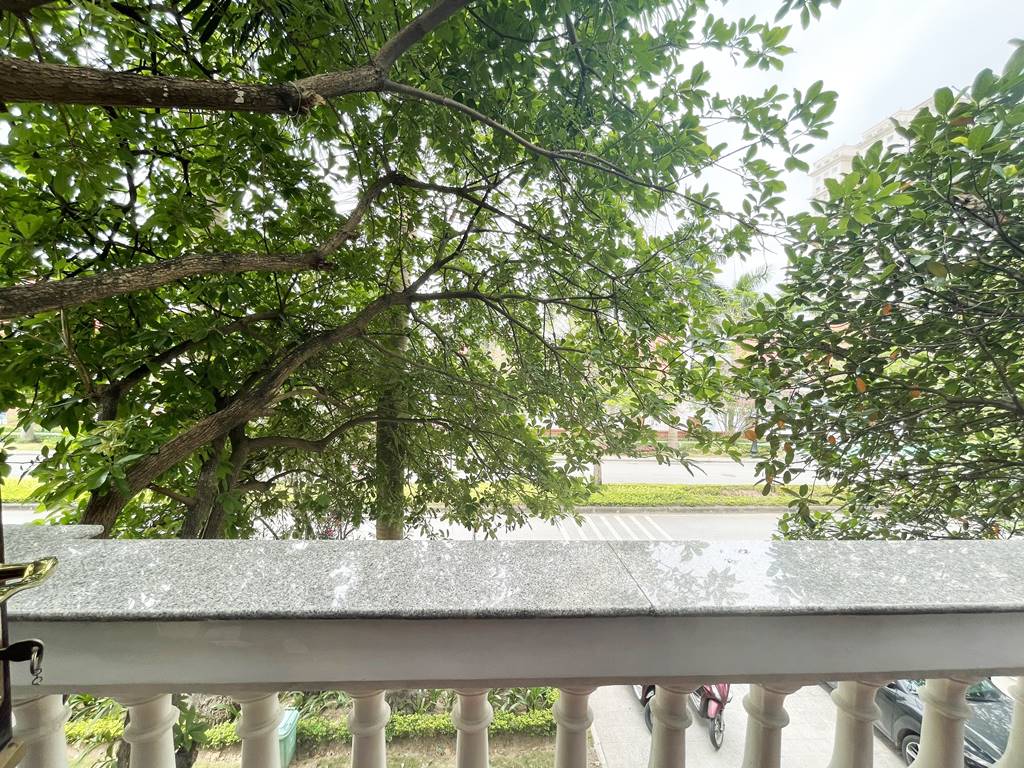Nice renovated villa for rent at C1 Ciputra 17