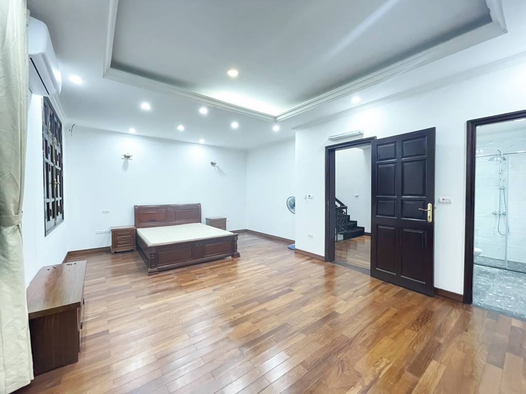 Nice renovated villa for rent at C1 Ciputra 19